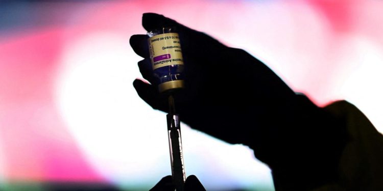 AstraZeneca, Sicilia sospende vaccino per under 60