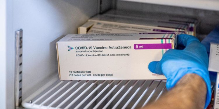 AstraZeneca, seconda dose under 60: nel Lazio 10% non si è presentato