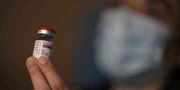 Seconda dose AstraZeneca per under 60: come richiederla