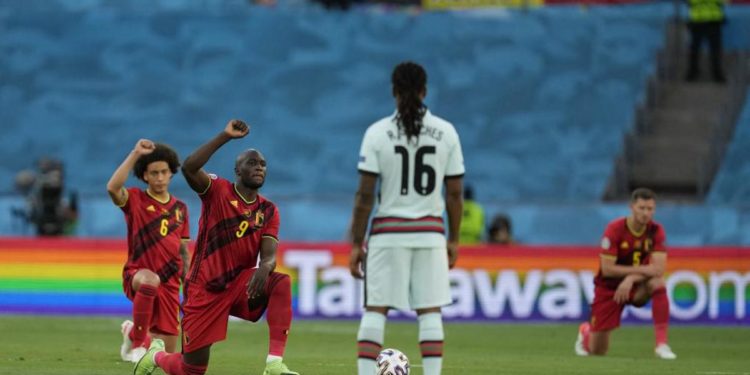 Euro 2020, Italia si inginocchia? Azzurri verso il sì