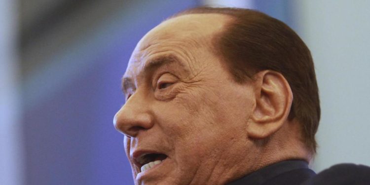 Berlusconi: “Al governo per taglio imposte, flat tax obiettivo finale”
