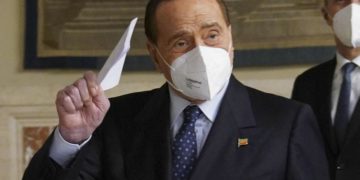 Berlusconi ‘ritorna’ sui social: “Sul fisco unici credibili”