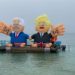 G7, i gonfiabili di Biden e Johnson: la protesta arriva via mare