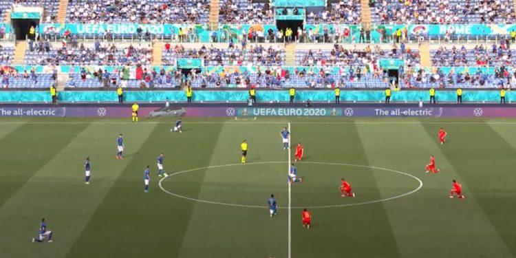 Italia-Galles, 5 azzurri si inginocchiano per Black Lives Matter