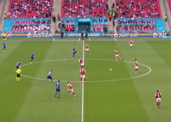 Euro 2020, Italia non si inginocchia