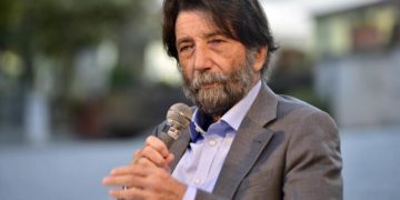 Cacciari: “Terrò mascherina tutta la vita”