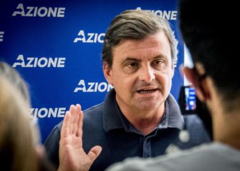 Cambi di casacca in Parlamento, Calenda ‘bacchetta’ Letta