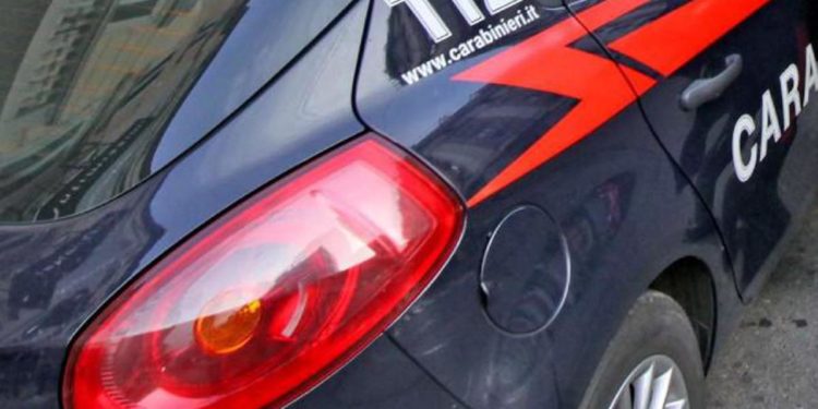 Roma, uccide madre e vicina: in fuga investe ciclisti