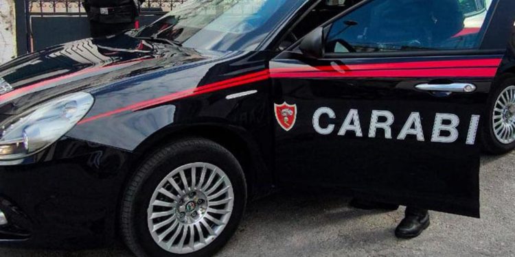 Torino, anziana imbavagliata picchiata e sequestrata in casa: 3 arresti