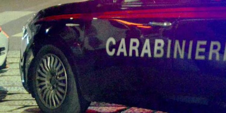 Spara alla moglie e si toglie la vita, omicidio-suicidio nel torinese