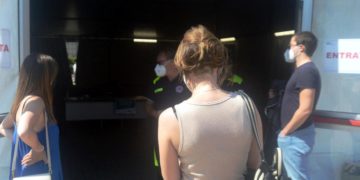 Richiamo vaccino Covid in vacanza, il parere degli esperti