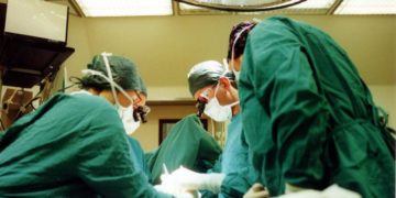 Covid, in Italia primi 2 trapianti al mondo da donatori positivi a negativi