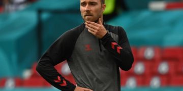 Eriksen dimesso dall’ospedale: “Grazie a tutti, sto bene”
