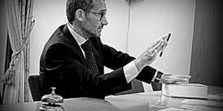 Covid, il costituzionalista Celotto: “Green pass è costituzionalmente corretto, non discriminatorio”