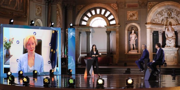 Variante Delta, Ema: “Vaccino funziona con 2 dosi”