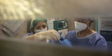 AstraZeneca, combinazione anticorpi non centra obiettivo