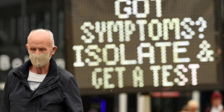 Variante Delta, in Gb salgono i contagi: oltre 16.700 in un giorno