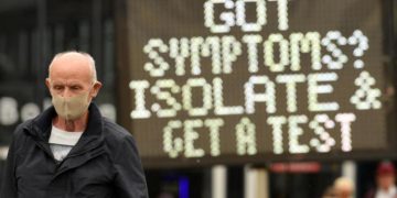 Ricciardi: “Variante Delta a macchia d’olio, pandemia non è finita”