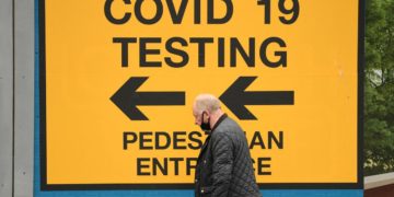 Covid Gb, “rialzo contagi dovuto a 2 fattori. Italia più sicura”