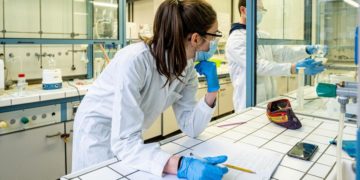 Vaccini Moderna e Pfizer, “protezione per anni dal covid”