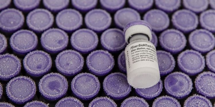 Vaccini Lazio Covid, Pfizer fascia 12-16 anni dopo il 15 agosto