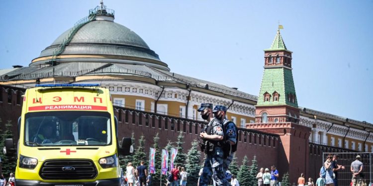 Covid oggi Russia, 17mila contagi e 440 morti in un giorno