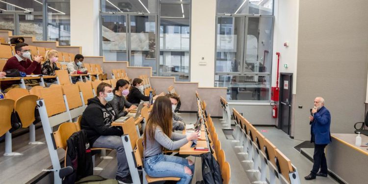 Covid e università, Messa: “A settembre si torna in aula”