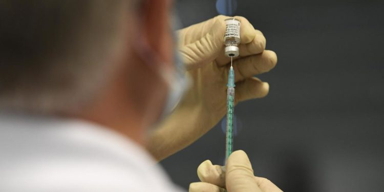 AstraZeneca, Pfizer, Moderna: seconda dose e news Cts