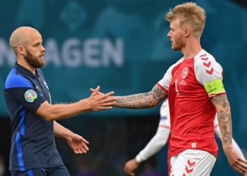 Euro 2020, Danimarca-Finlandia riprende dopo malore Eriksen