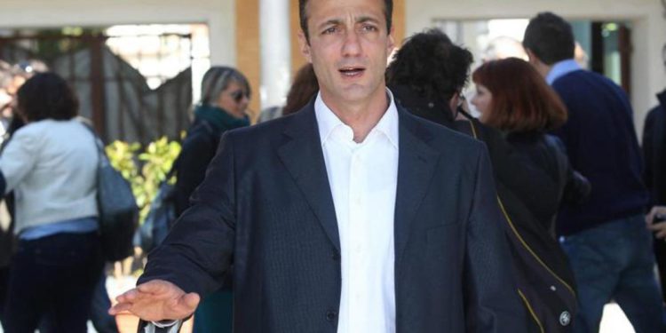 Roma, De Vito lascia M5S e passa a Forza Italia: “Berlusconi innovatore”