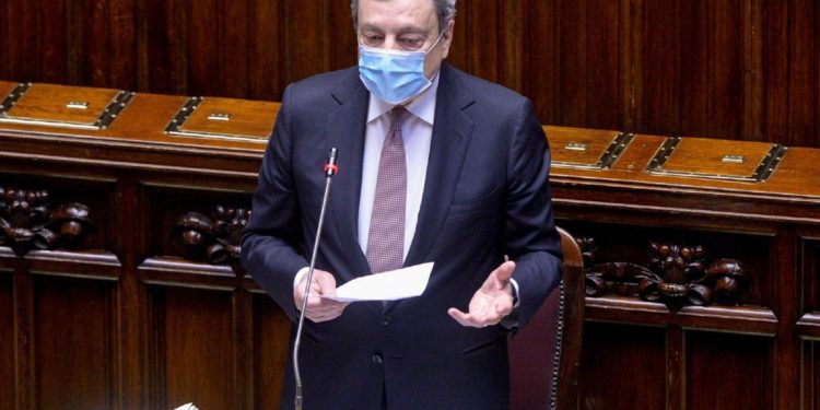 Draghi: “La ripresa sarà sostenuta ma c’è il rischio varianti”