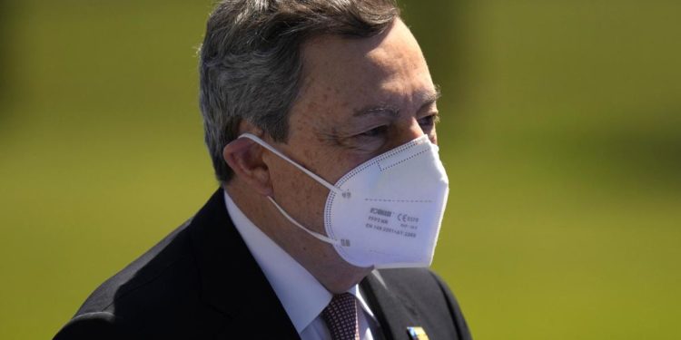 Draghi: “Covid devastante, contrazione Pil senza precedenti”