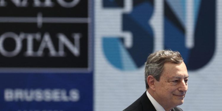 Nato, Draghi: “Vertice per riaffermare alleanza con Usa”