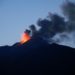 Etna, eruzione: fontana di lava da cratere sud-est
