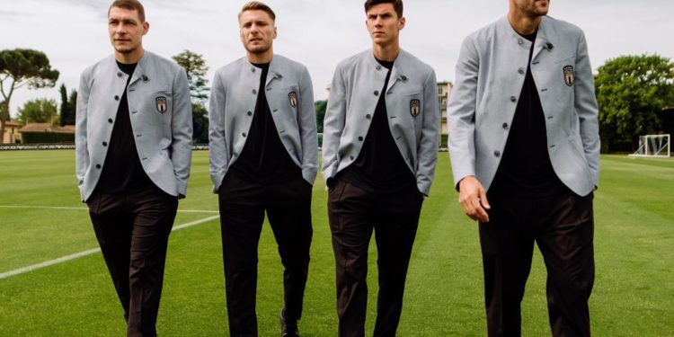 ‘Nazionale come Masterchef’, ironia social sulla divisa per gli Europei 2021