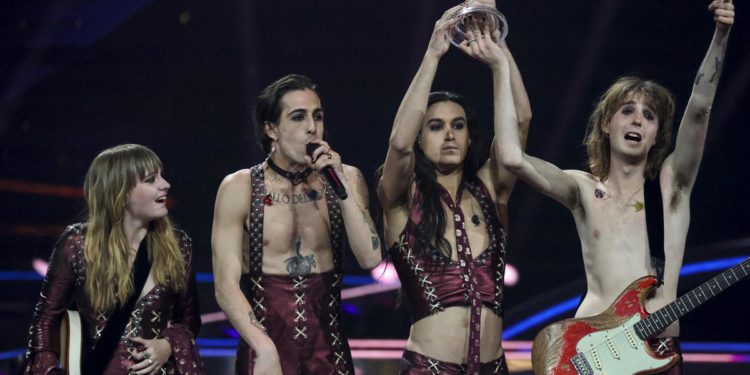Maneskin, New York Times: “Conquistano il mondo con Simon Cowell?”
