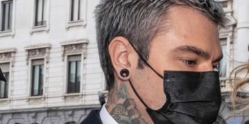 Fedez, il vicino ritira la querela per lesioni: reato estinto