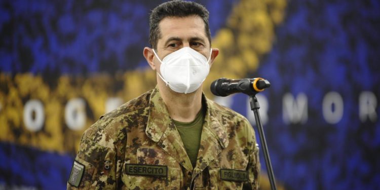 Mix vaccini, Figliuolo: “Sicuro ed efficace, rischio zero non esiste”