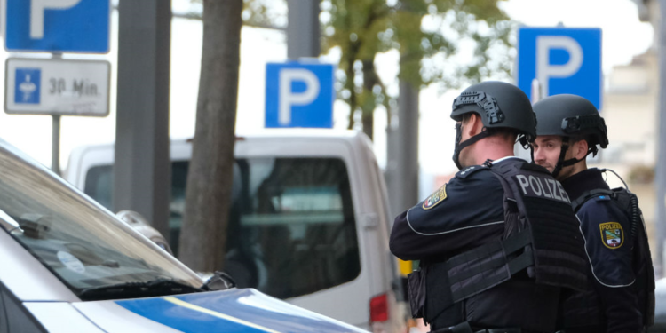 Sparatoria in Germania, 2 morti: aggressore in fuga