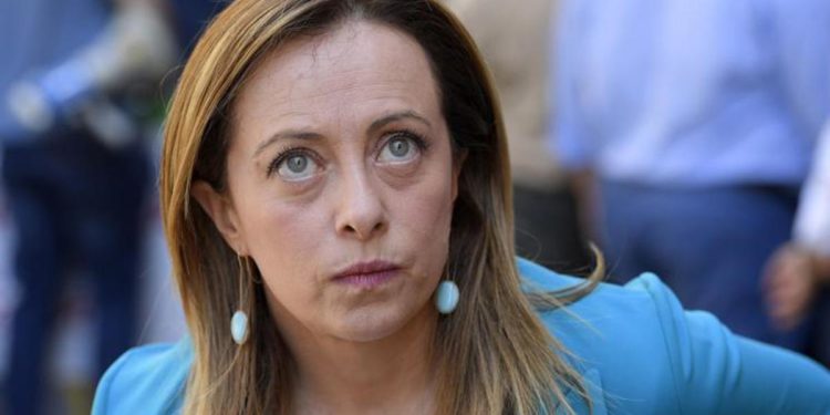 Mix vaccini, Meloni: “Governo alimenta confusione”