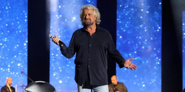 M5S, Grillo sarà a Roma: partita delicata sul nuovo statuto