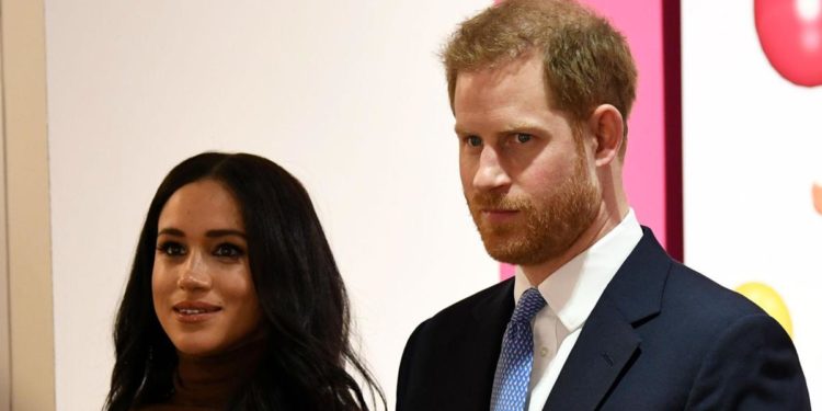Harry e Meghan smentiscono Bbc: “Chiesto permesso a Elisabetta per nome nostra figlia”