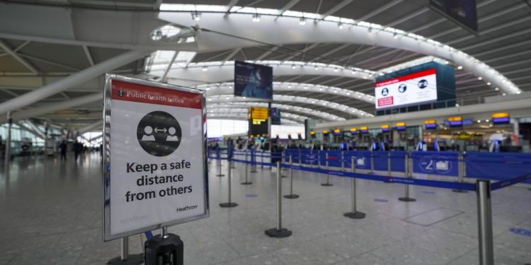 Quarantena di 5 giorni con tampone per arrivi da Gb in Italia: l’ordinanza