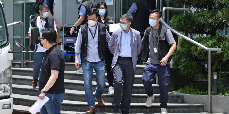 Hong Kong, arrestati 5 reporter pro democrazia