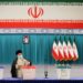 Iran, seggi aperti per le presidenziali: Khamenei vota a Teheran