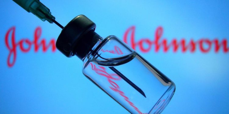 Vaccino Johnson & Johnson, “restrizioni per under 60”