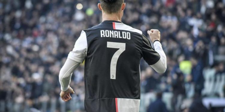 “Cristiano Ronaldo tratta rinnovo contratto con la Juve”