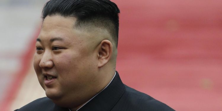 Corea del Nord, Kim contro i jeans: si rischia pena di morte