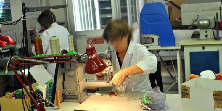 Decreto lavoro, da stop cartelle a blocco licenziamenti: bozza