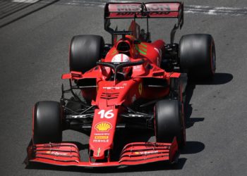 F1, Gp Baku: Leclerc in pole davanti a Hamilton e Verstappen